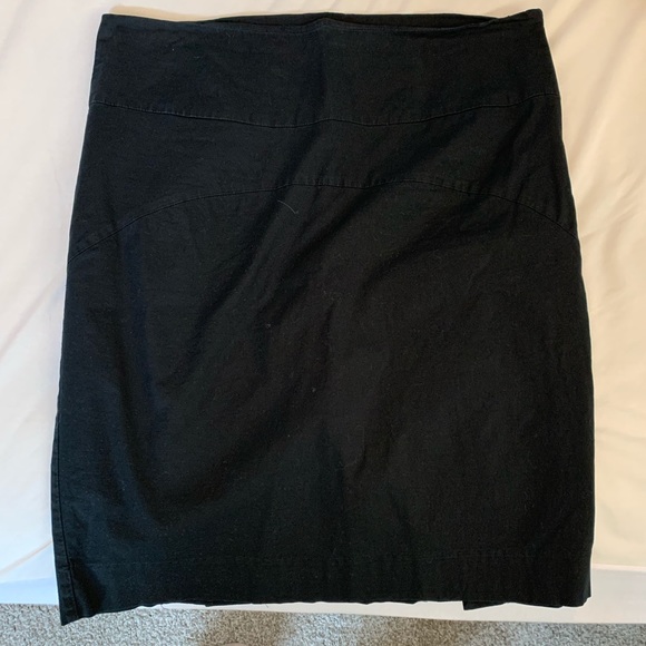 Black pencil skirt with stretch fabric to knee - Picture 3 of 6